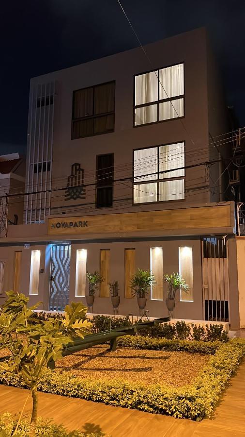 Nova Park Hotel Guayaquil Buitenkant foto